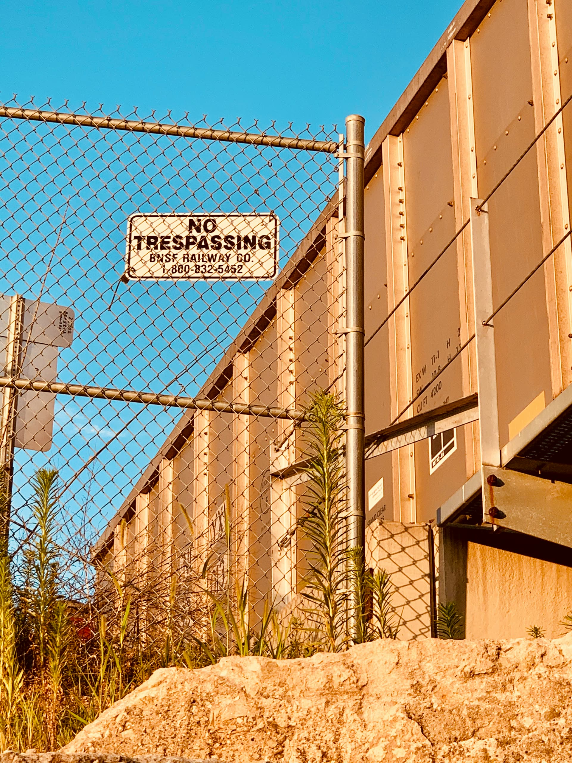 Location perimeter and access-route threat analysis